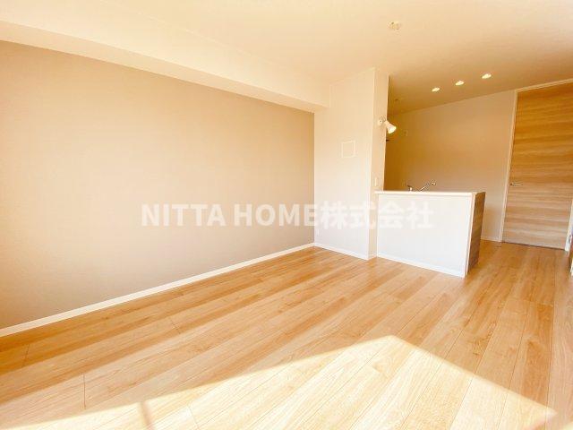 居室・リビング　リビングは12.1帖です♪