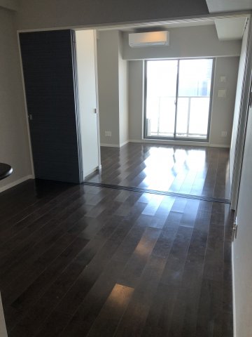 居室・リビング　ゆったりとしたリビングです　以下別号室参考写真です