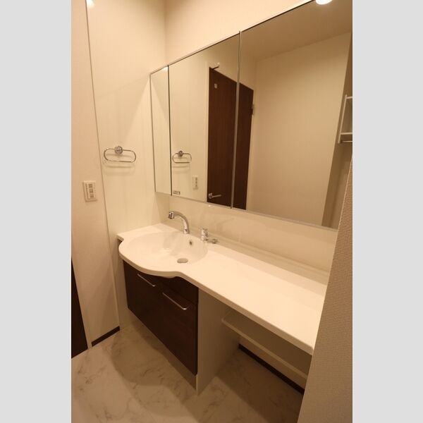 洗面設備　洗髪洗面化粧台