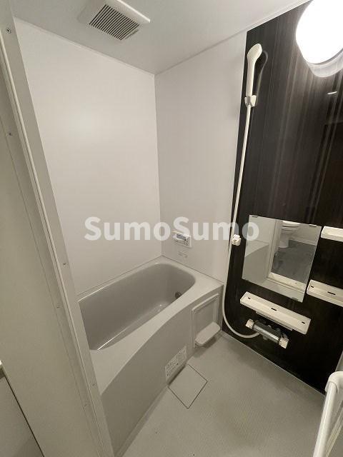 バス・シャワールーム　落ち着いた空間のお風呂です