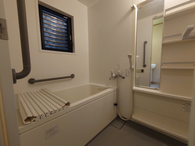 バス・シャワールーム　別部屋参考用写真