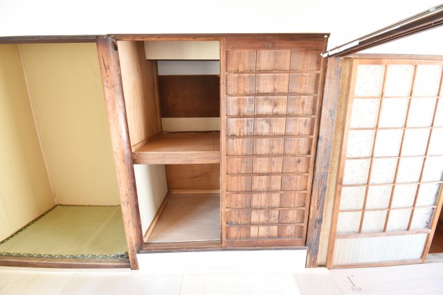 収納　押入