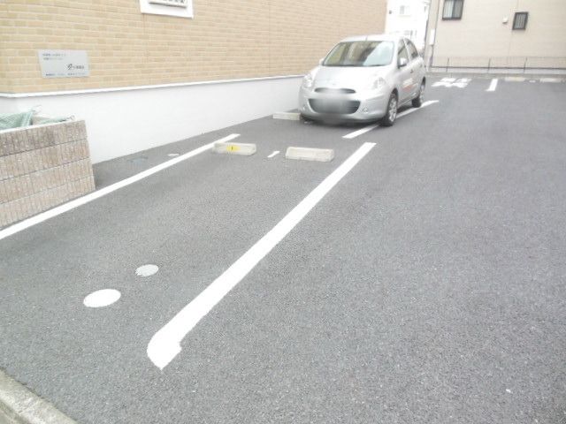 駐車場　★敷地内には駐車場もございます★