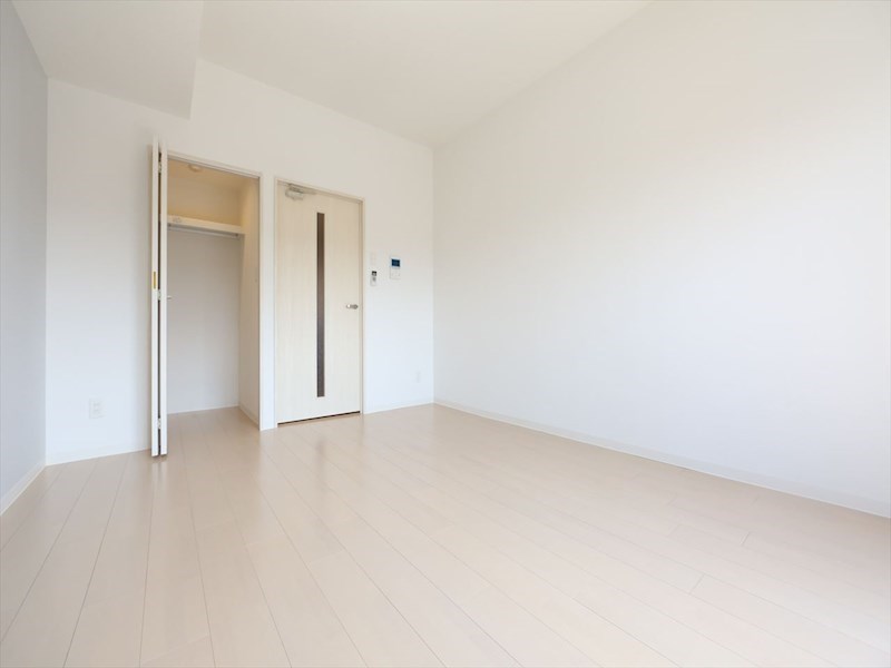 居室・リビング　洋室8.3帖　ウォークインクローゼット付（収納充実してます）