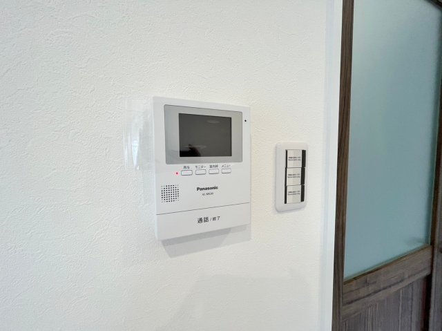 セキュリティ　※退去前の為、101号室の写真を掲載しております