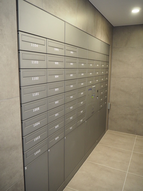 ロビー　敷地内/建物