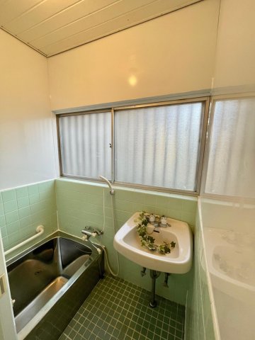 バス・シャワールーム　2026/1にリフォーム済み。綺麗な状態でお使い頂けます。