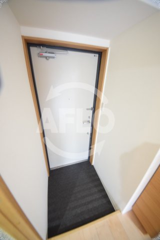 玄関　モノトーン難波　玄関