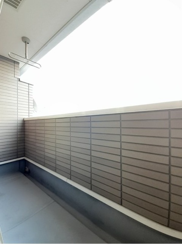 バルコニー　図面と現状に相違がある場合には現状を優先