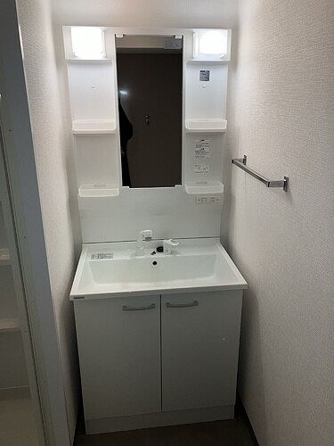 洗面設備　スペースが確保できる洗面所です