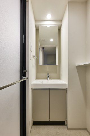 洗面設備　使いやすい洗面所です