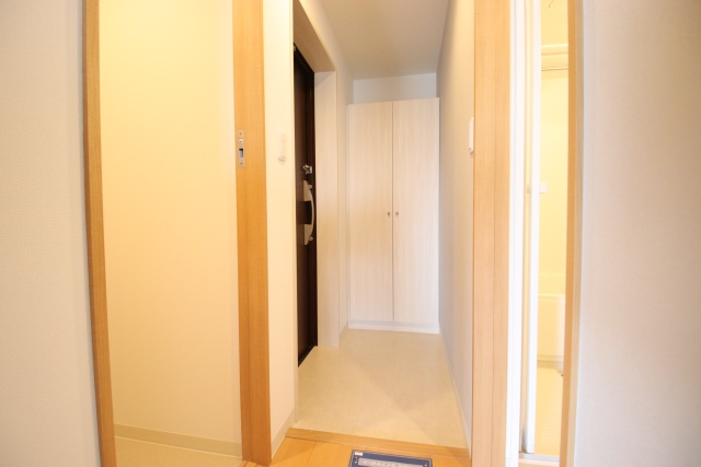 玄関　※別室の参考写真の為、現況優先です。