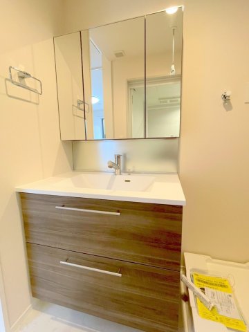 洗面設備　★3面鏡付き洗面台★