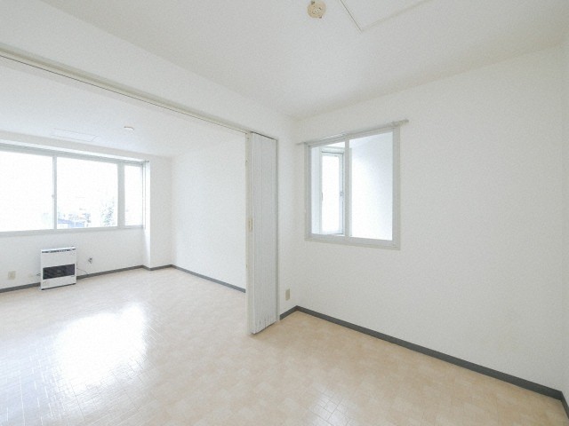 居室・リビング　◆灯油暖房で経済的！◆地下鉄駅徒歩圏内の好立地MS！