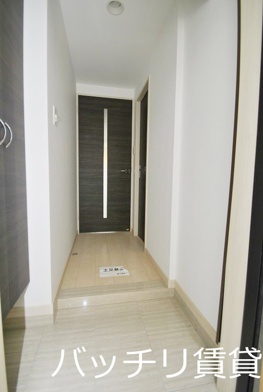 玄関　画像は別号室の為、現状優先になります。