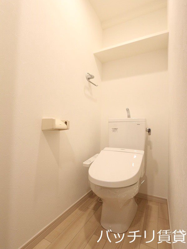 トイレ　画像は別号室の為、現状優先になります。
