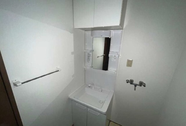 洗面設備　洗面化粧台新調