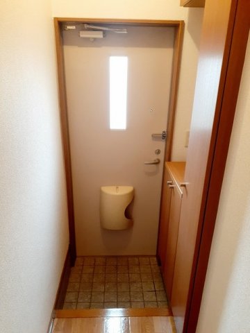玄関　シューズボックス付きの玄関です★
