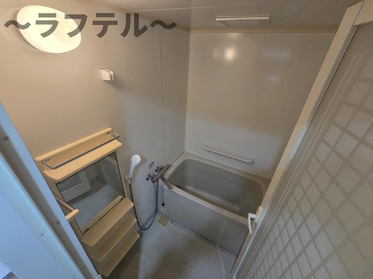 バス・シャワールーム　別部屋イメージ写真