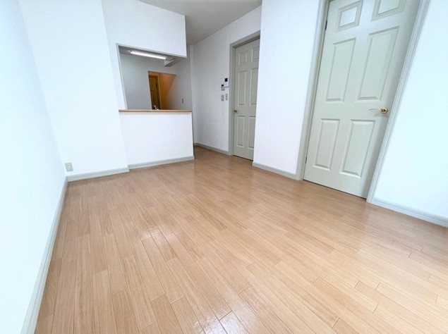 居室・リビング　明るいリビング