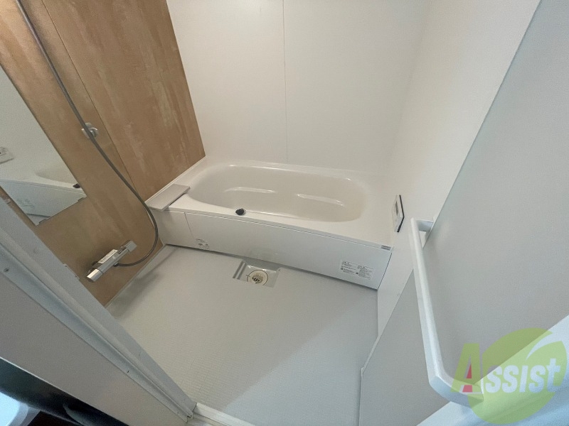 バス・シャワールーム　お風呂になります。一日の疲れを癒してくださいね。