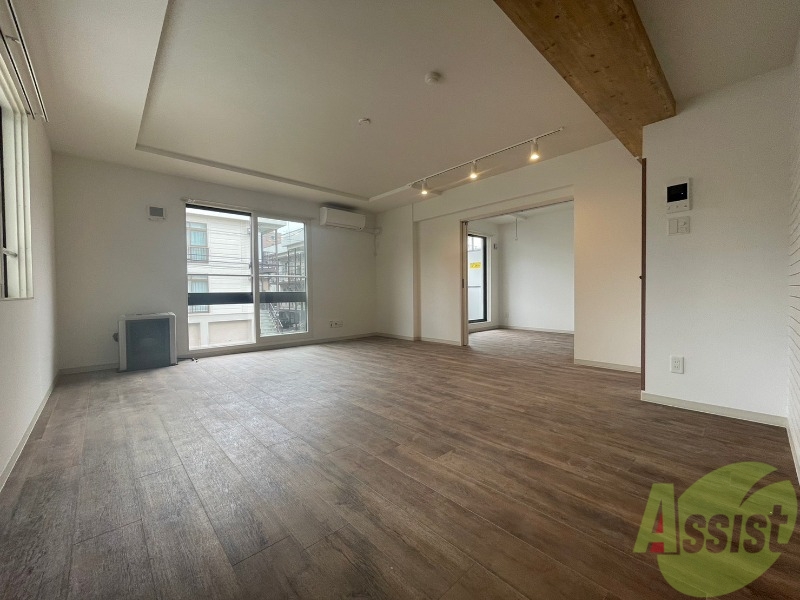 居室・リビング　広くてきれいなリビングです！快適に過ごせそうですね。