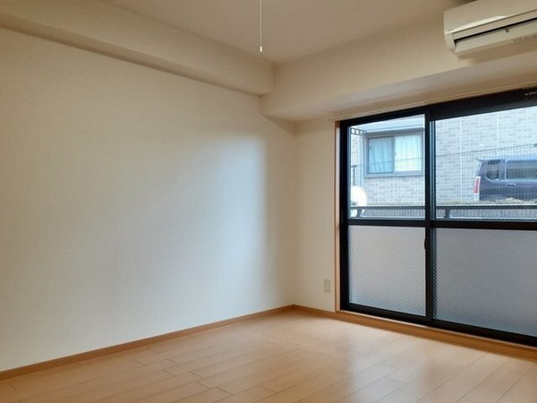 居室・リビング　広々洋室！