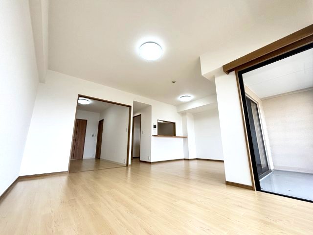 居室・リビング　15帖越えのリビングダイニング★