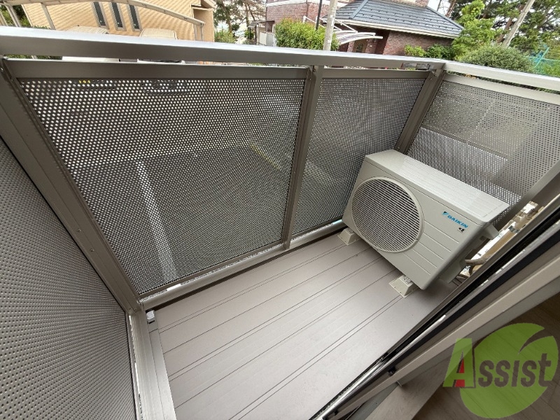 バルコニー　バルコニー付きです。洗濯物を外に干せます。