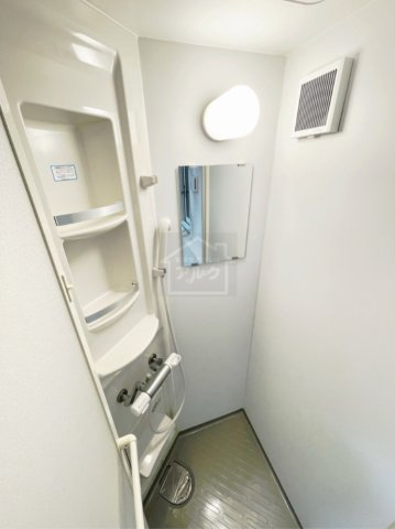 バス・シャワールーム　同物件別部屋参考写真