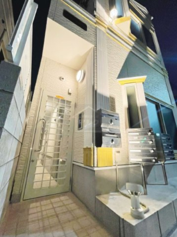 エントランス　同物件別建物参考写真