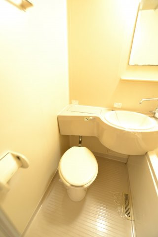 トイレ　別号室の画像です。ご参考下さい