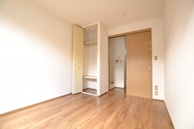 居室・リビング　別号室の画像です。ご参考下さい