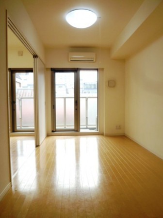 居室・リビング　＊別部屋参考写真