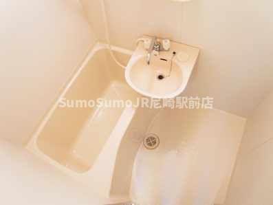 洗面設備　スペースが確保できる洗面所です