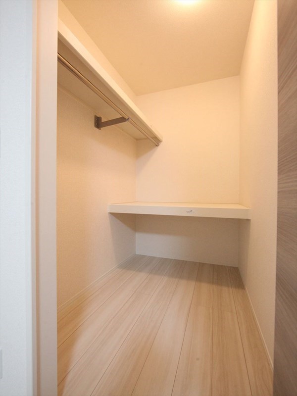 収納　ウォークインクローゼット（収納充実してます）