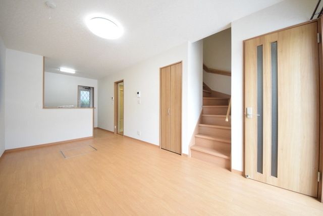 居室・リビング　☆内見のご予約はタウンハウジング八王子店まで☆