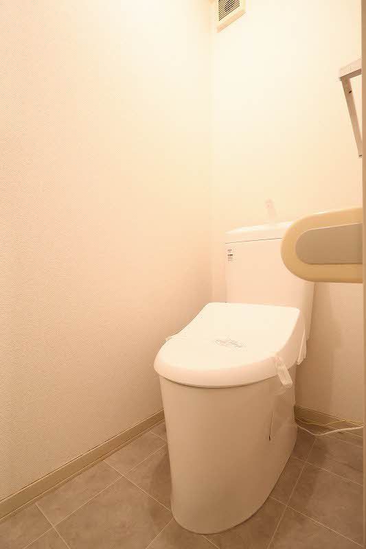 エモーション B棟のトイレ写真