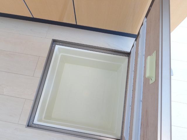 収納　床下収納