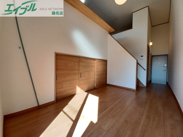 居室・リビング　同型参考写真