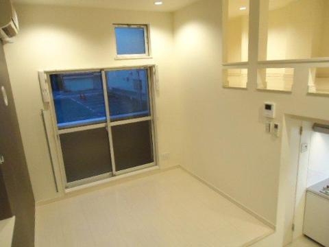 居室・リビング　室内