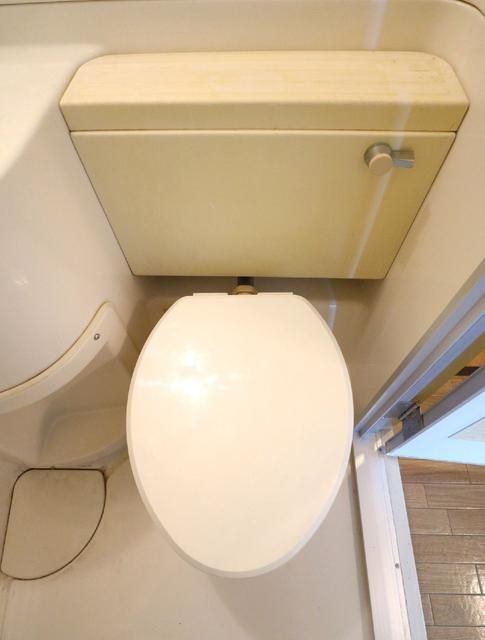 トイレ　写真は同タイプ別号室