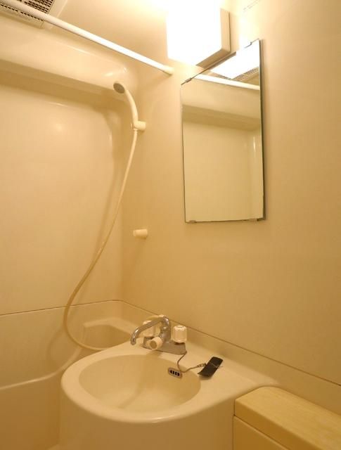 洗面設備　写真は同タイプ別号室