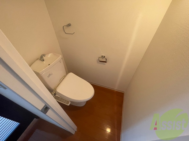 トイレ　こちらはトイレです。清潔感があり、安心して使用できます。