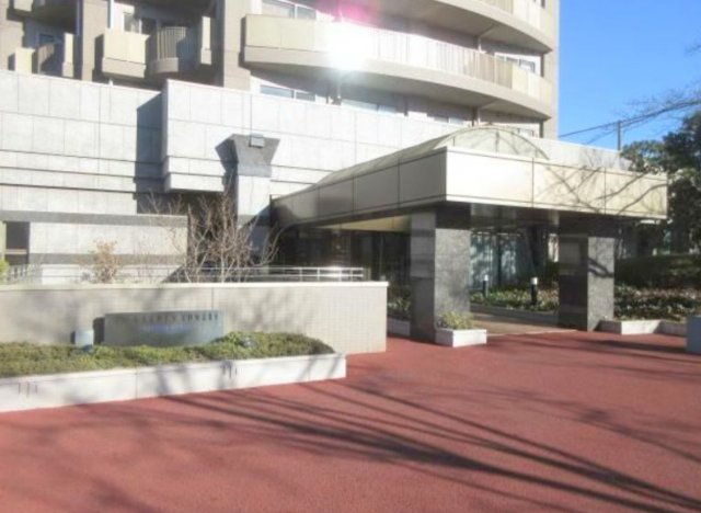 エントランス　ゆとりのあるエントランスです