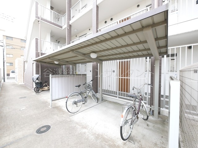 その他共有部分　屋根付駐輪場