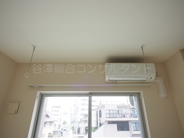その他設備　室内物干し、エアコン