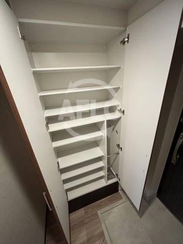 収納　レシオス大阪城SOUTH　シューズボックス