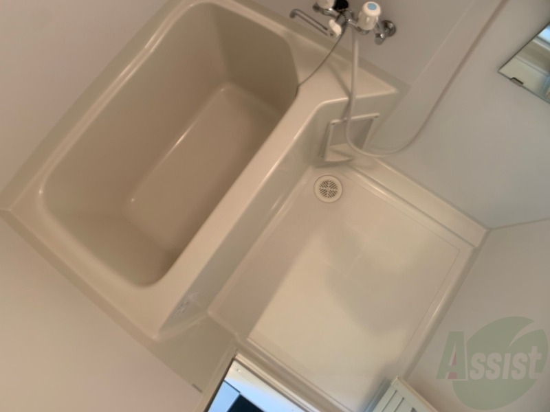 バス・シャワールーム　お風呂になります。一日の疲れを癒してくださいね。