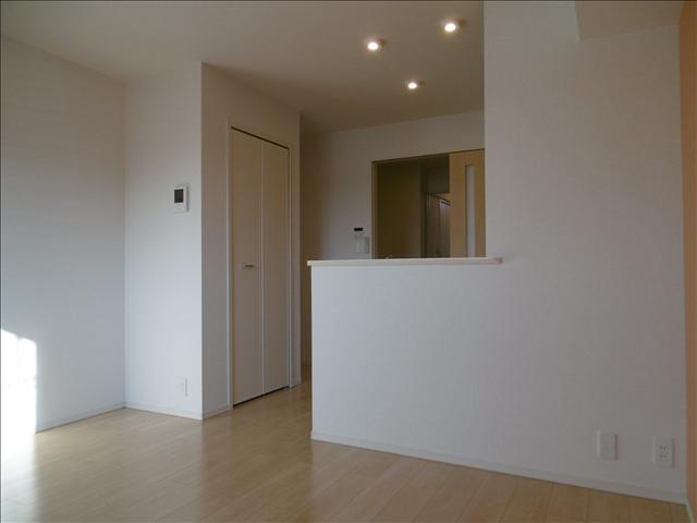 居室・リビング　南向きで明るいお部屋です